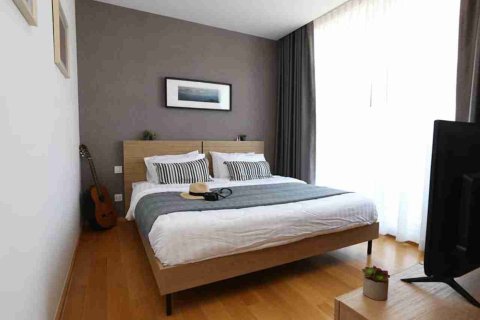 Condo in Thonburi, Bangkok, Thailand, 2 bedrooms  № 183566 - photo 12