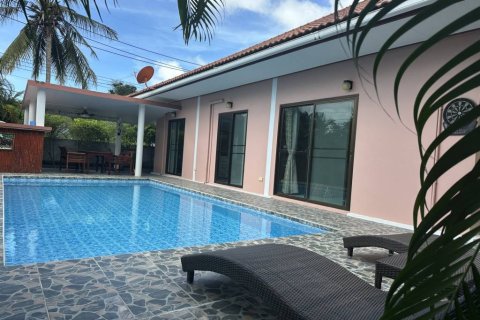 Villa in Surat Thani, Thailand 4 bedrooms № 146856 - photo 2