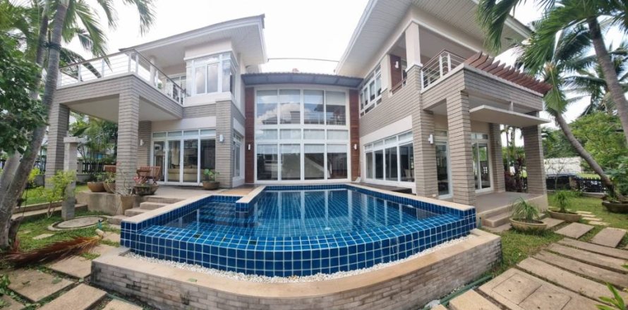 Villa à Sattahip, Thaïlande 3 chambres № 146857