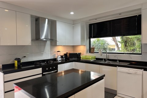 Villa à Pattaya, Thaïlande 4 chambres № 164450 - photo 8