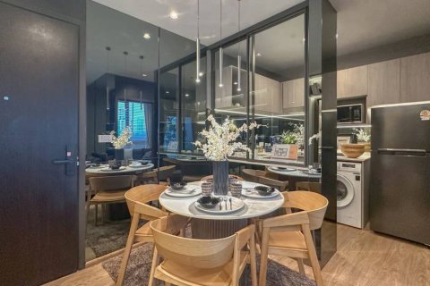 Condo in Bangkok, Thailand, 1 bedroom  № 161098 - photo 2