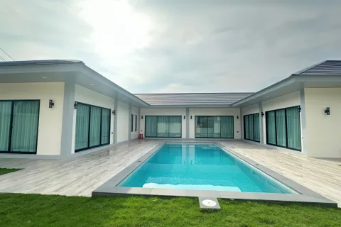 Villa à Pattaya, Thaïlande 4 chambres № 155691 - photo 1