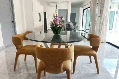 Villa à Pattaya, Thaïlande 4 chambres № 155691 - photo 6