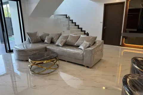 Maison à Pattaya, Thaïlande 6 chambres № 155693 - photo 10