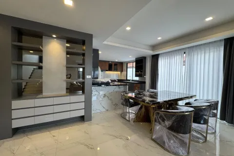 Maison à Pattaya, Thaïlande 6 chambres № 155693 - photo 13