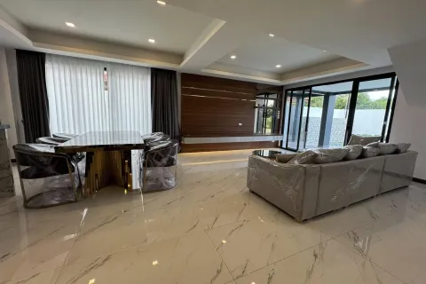 Maison à Pattaya, Thaïlande 6 chambres № 155693 - photo 11