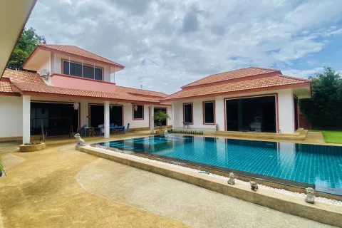 Villa à Pattaya, Thaïlande 3 chambres № 155687 - photo 1