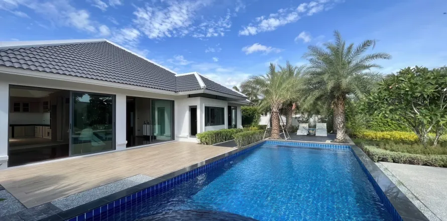 Maison à Pattaya, Thaïlande 4 chambres № 155688