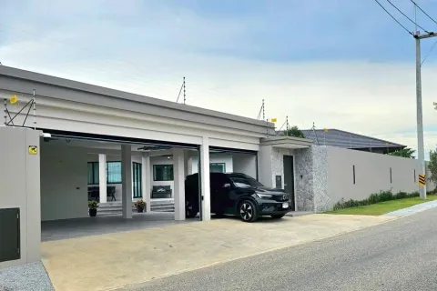 Villa in Pattaya, Thailand 5 bedrooms № 155692 - photo 18