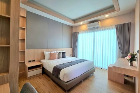 Villa in Pattaya, Thailand 5 bedrooms № 155692 - photo 11