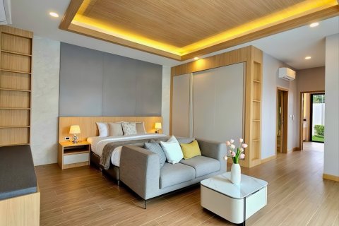 Villa in Pattaya, Thailand 5 bedrooms № 155692 - photo 13