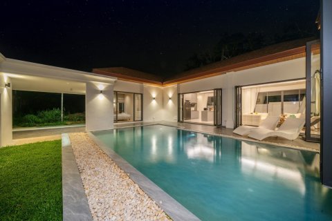 Villa in Phuket, Thailand 4 bedrooms № 137645 - photo 8