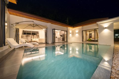 Villa in Phuket, Thailand 4 bedrooms № 137645 - photo 6