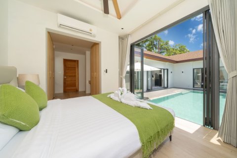Villa in Phuket, Thailand 4 bedrooms № 137645 - photo 24
