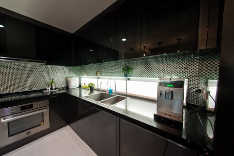 Condo à Khlong Toei, Bangkok, Thaïlande, 2 chambres  № 137644 - photo 5