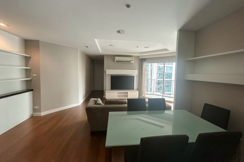 Кондоминиум с 2 спальнями в Хуай Кванге, Бангкок, Таиланд № 137643 - фото 1