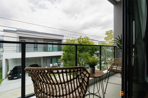 Casa de 4 dormitorios en Bangkok, Tailandia № 226128 - foto 8