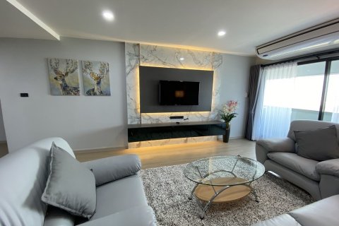 Кондоминиум с 2 спальнями в Чатучаке, Бангкок, Таиланд № 136738 - фото 8