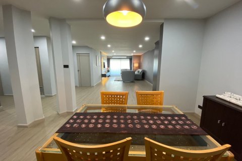 Кондоминиум с 2 спальнями в Чатучаке, Бангкок, Таиланд № 136738 - фото 7