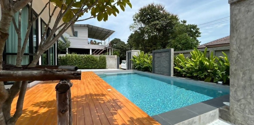 Villa in Pattaya, Thailand 4 bedrooms № 148122