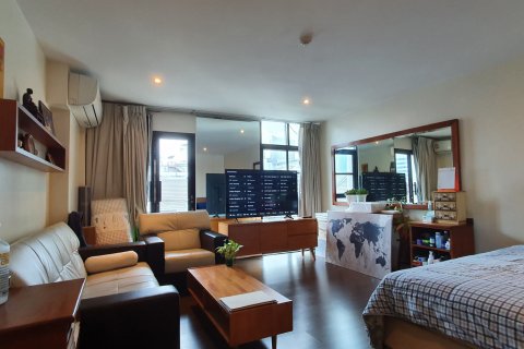 Studio in the Condo in Bang Rak, Bangkok, Thailand  № 141344 - photo 1