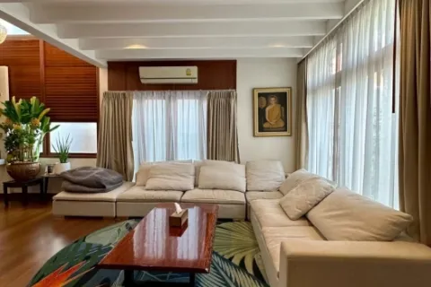 Haus in Dusit, Bangkok, Thailand 5 Schlafzimmer № 219078 - Foto 2