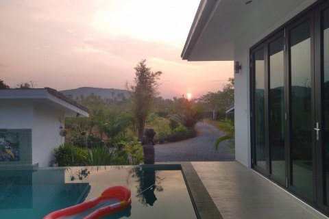 Villa in Hua Hin, Thailand 3 bedrooms № 144959 - photo 1