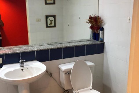 Condo à Yan Nawa, Bangkok, Thaïlande, 2 chambres  № 135673 - photo 22