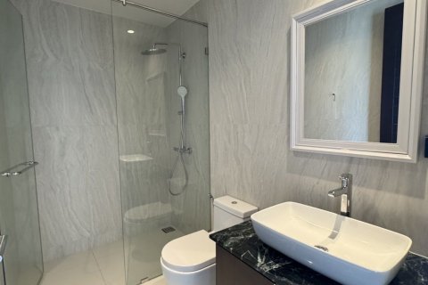 Condo à Watthana, Bangkok, Thaïlande, 2 chambres  № 135677 - photo 13