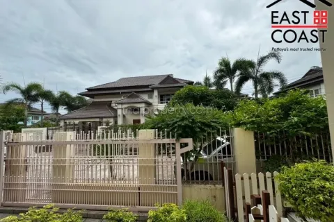 Casa de 4 dormitorios en Pattaya, Tailandia № 213494 - foto 4