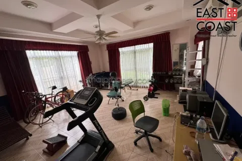 Casa de 4 dormitorios en Pattaya, Tailandia № 213494 - foto 17