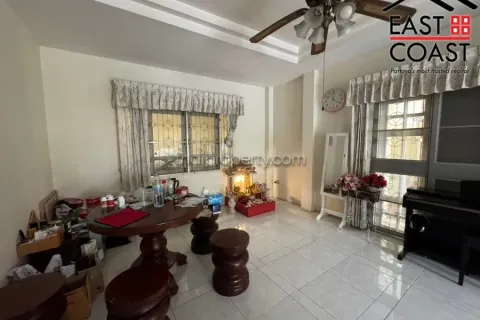 Casa de 4 dormitorios en Pattaya, Tailandia № 213494 - foto 6