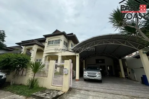 House in Pattaya, Thailand 4 bedrooms № 213494