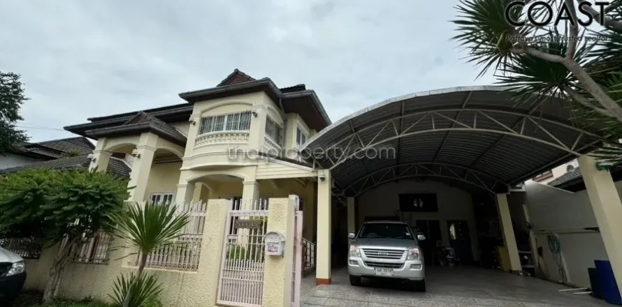 Casa de 4 dormitorios en Pattaya, Tailandia № 213494