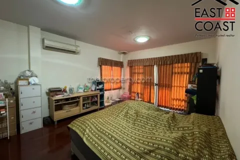 Casa de 4 dormitorios en Pattaya, Tailandia № 213494 - foto 11