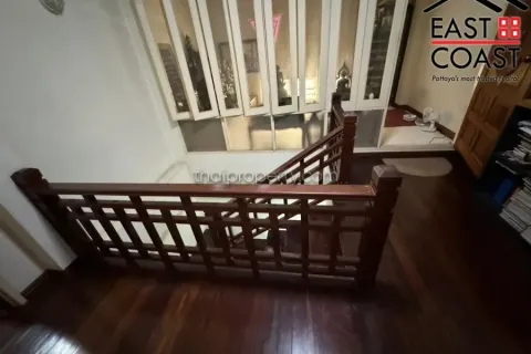 Casa de 4 dormitorios en Pattaya, Tailandia № 213494 - foto 16