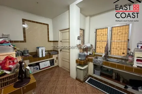 Casa de 4 dormitorios en Pattaya, Tailandia № 213494 - foto 15