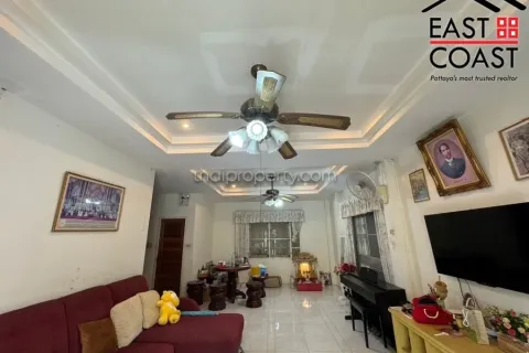 Casa de 4 dormitorios en Pattaya, Tailandia № 213494 - foto 5
