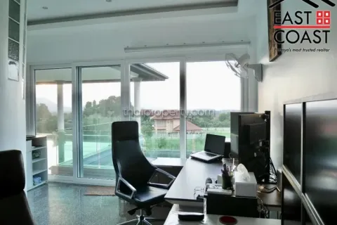 Casa de 4 dormitorios en Pattaya, Tailandia № 213498 - foto 7