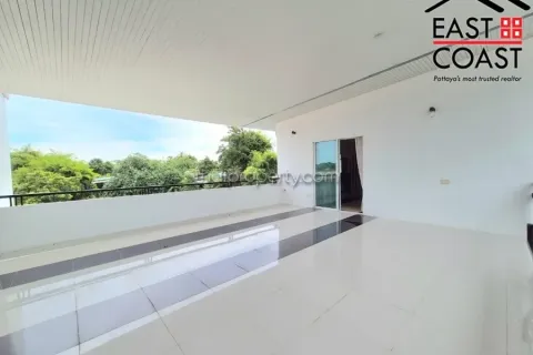 Casa de 4 dormitorios en Pattaya, Tailandia № 213497 - foto 8