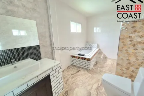 Casa de 4 dormitorios en Pattaya, Tailandia № 213497 - foto 18