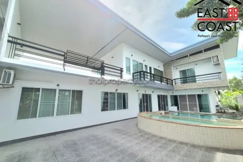 Casa de 4 dormitorios en Pattaya, Tailandia № 213497