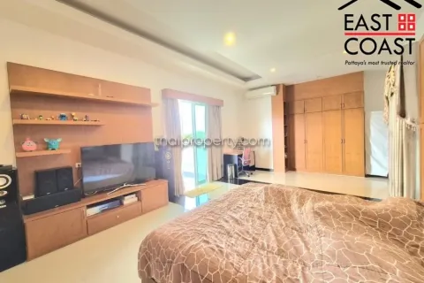 Casa de 4 dormitorios en Pattaya, Tailandia № 213497 - foto 13