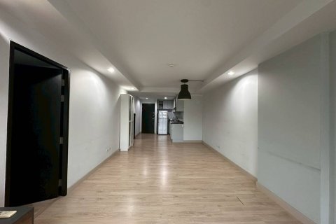 Кондоминиум с 2 спальнями в Дин Даенге, Бангкок, Таиланд № 136335 - фото 3