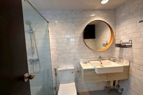 Кондоминиум с 2 спальнями в Дин Даенге, Бангкок, Таиланд № 136335 - фото 8