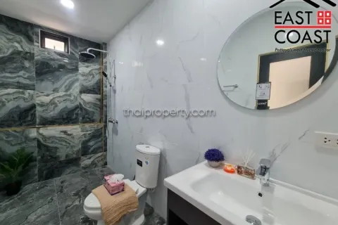 Casa de 4 dormitorios en Pattaya, Tailandia № 213131 - foto 30