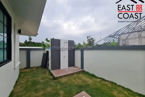 Casa de 4 dormitorios en Pattaya, Tailandia № 213131 - foto 4