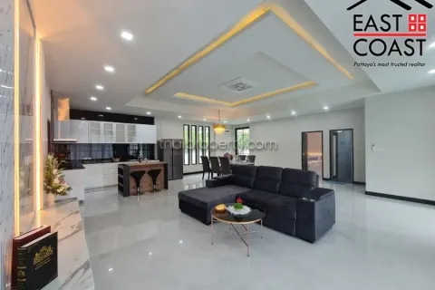 Casa de 4 dormitorios en Pattaya, Tailandia № 213131 - foto 7