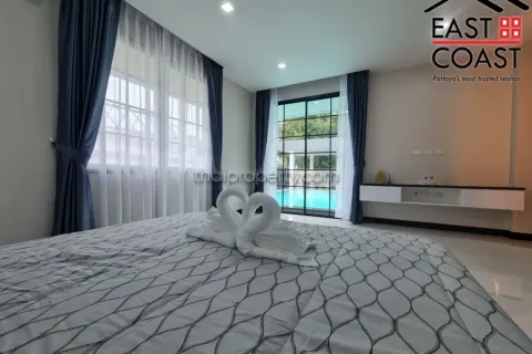 Casa de 4 dormitorios en Pattaya, Tailandia № 213131 - foto 16