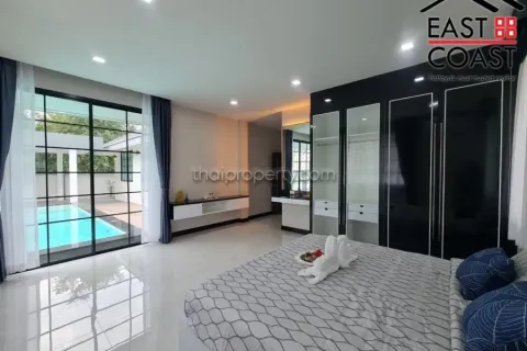 Casa de 4 dormitorios en Pattaya, Tailandia № 213131 - foto 17